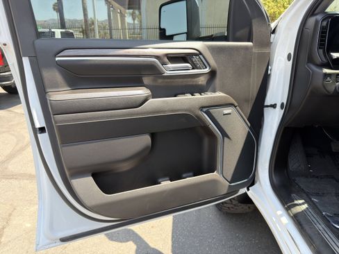 Used 2024 Chevrolet Silverado 2500 LTZ w/ LTZ Convenience Package AWD/4WD image 25