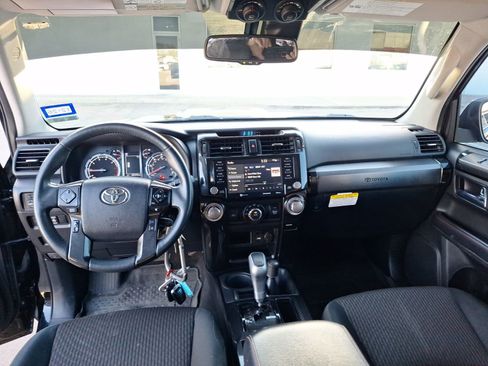 Used 2020 Toyota 4Runner TRD Off-Road image 18