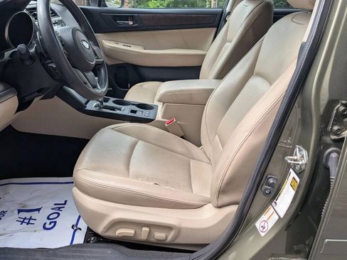 Used 2018 Subaru Outback 3.6R Limited AWD/4WD image 4