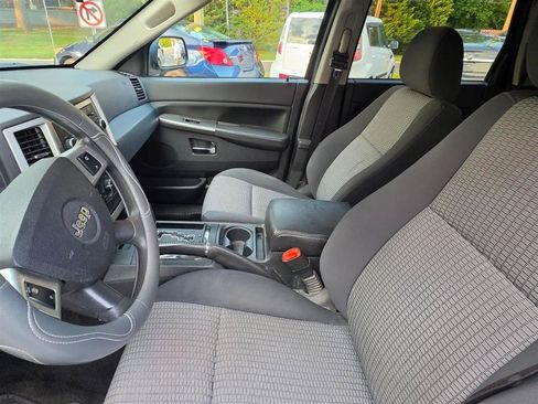 Used 2010 Jeep Grand Cherokee Laredo AWD/4WD image 13