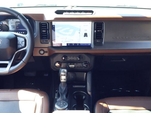 Used 2024 Ford Bronco Outer Banks image 20