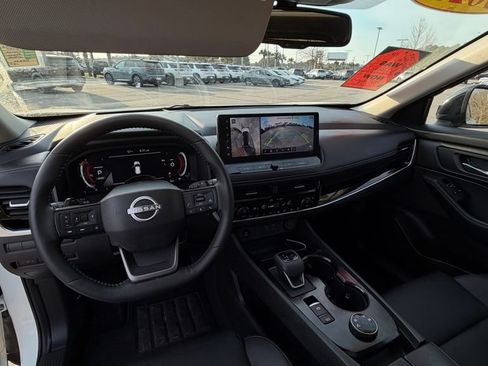 Used 2025 Nissan Rogue SL w/ Tech Package AWD/4WD image 19