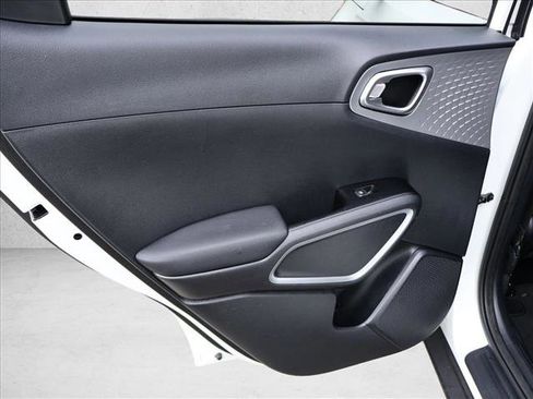 Used 2022 Kia Soul LX w/ Technology Package FWD image 20