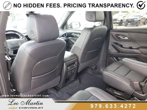 Used 2023 Chevrolet Traverse RS FWD image 13