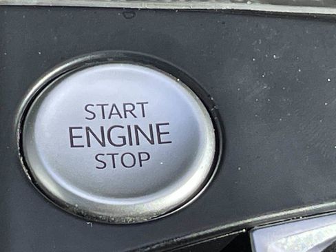 Used 2022 Volkswagen Taos SE image 29