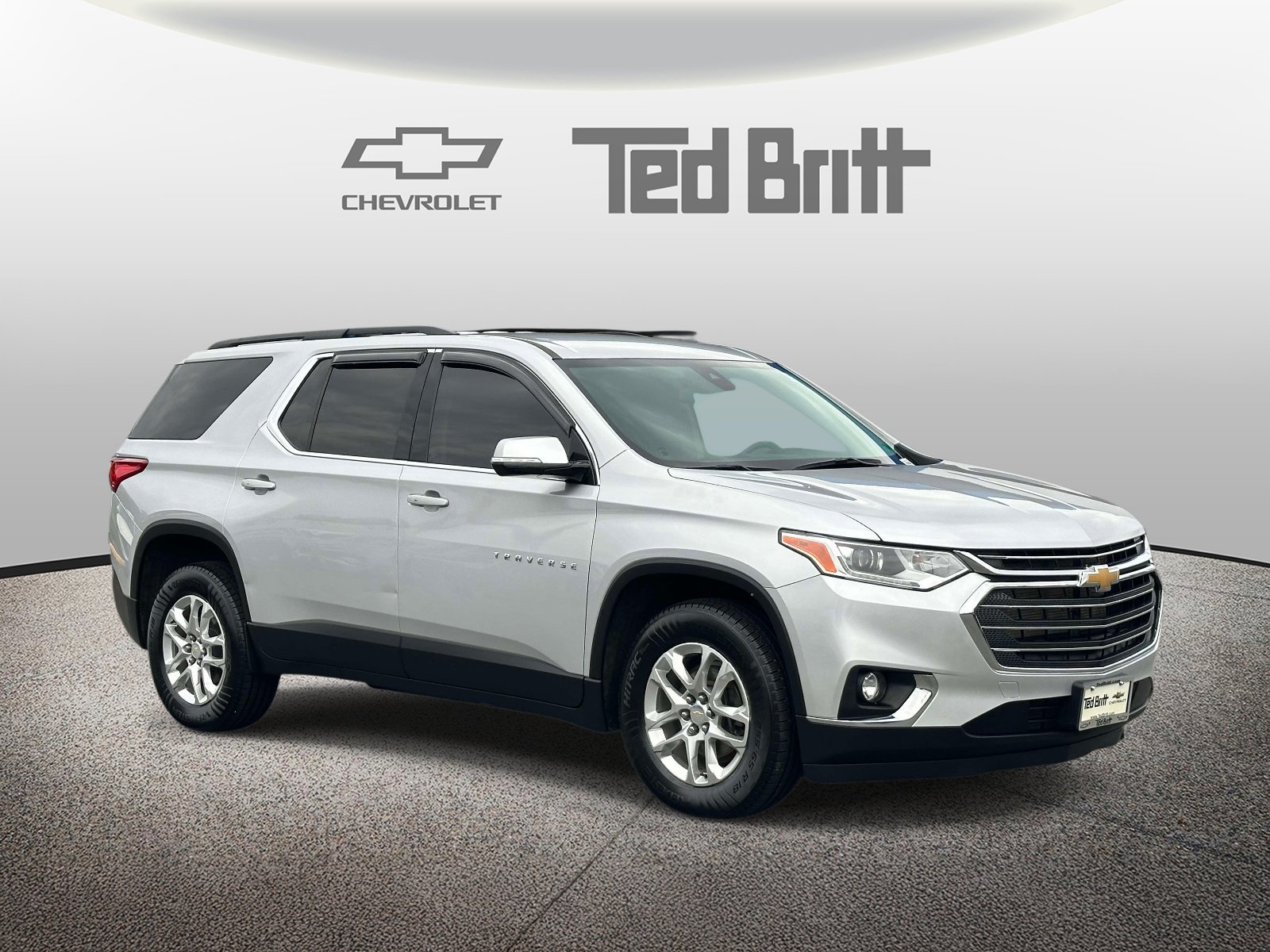 Used 2020 Chevrolet Traverse LT w/ Driver Confidence II Package AWD/4WD image 3