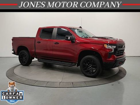Used 2025 Chevrolet Silverado 1500 LT Trail Boss w/ Convenience Package II AWD/4WD image 1