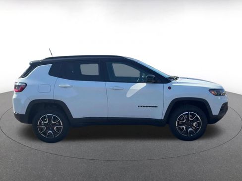 Used 2025 Jeep Compass Trailhawk image 16