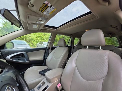 Used 2006 Toyota RAV4 Limited image 14