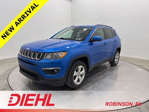 Certified 2019 Jeep Compass Latitude w/ Cold Weather Group image 3