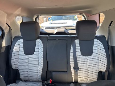 Used 2011 Chevrolet Equinox LS image 3