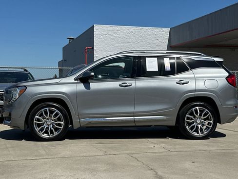 Used 2024 GMC Terrain Denali w/ Denali Premium Package AWD/4WD image 6
