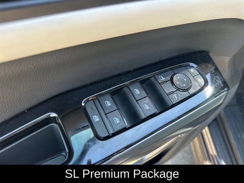 Used 2023 Nissan Pathfinder SL w/ SL Premium Package AWD/4WD image 11