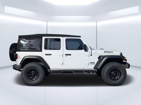 Used 2022 Jeep Wrangler Unlimited Sport AWD/4WD image 2