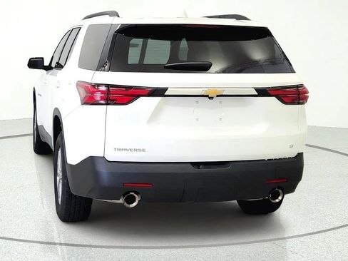Used 2023 Chevrolet Traverse LT FWD image 7