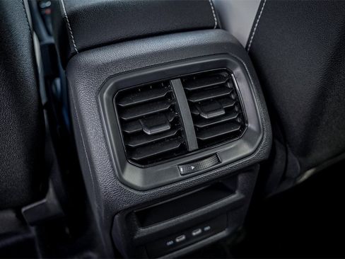 New 2026 Volkswagen Taos SE image 29