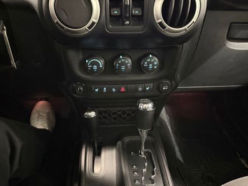 Used 2017 Jeep Wrangler Unlimited Sahara w/ Dual Top Group image 17