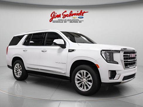 Used 2024 GMC Yukon SLT AWD/4WD image 1