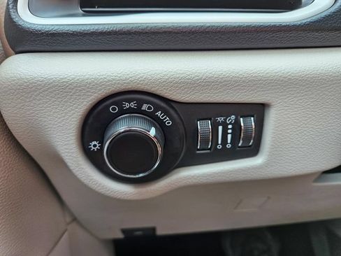 Used 2023 Chrysler Voyager LX FWD image 37