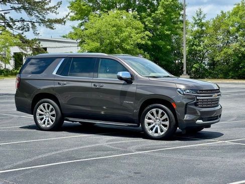 Used 2021 Chevrolet Tahoe Premier w/ Premium Package AWD/4WD image 10