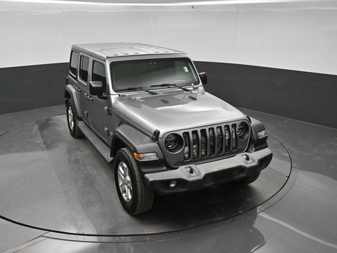 Used 2018 Jeep Wrangler Unlimited Sport S AWD/4WD image 24