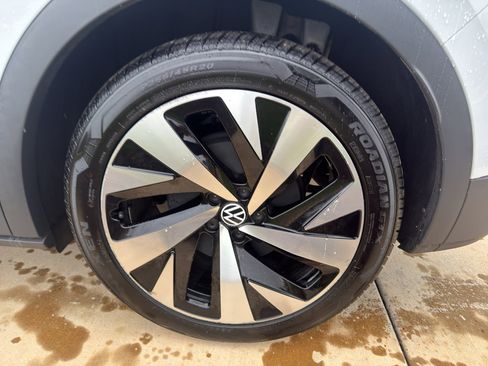 Used 2021 Volkswagen ID.4 Pro S w/ Gradient Package image 17