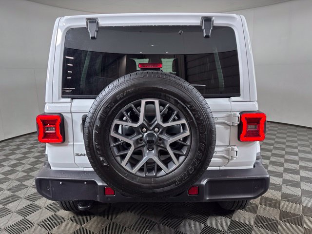 Used 2026 Jeep Wrangler Unlimited Sahara AWD/4WD image 21