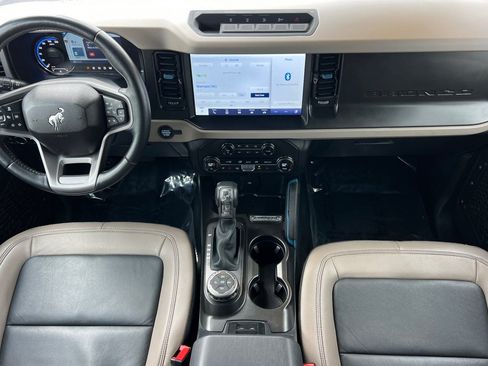 Used 2023 Ford Bronco Wildtrak image 16