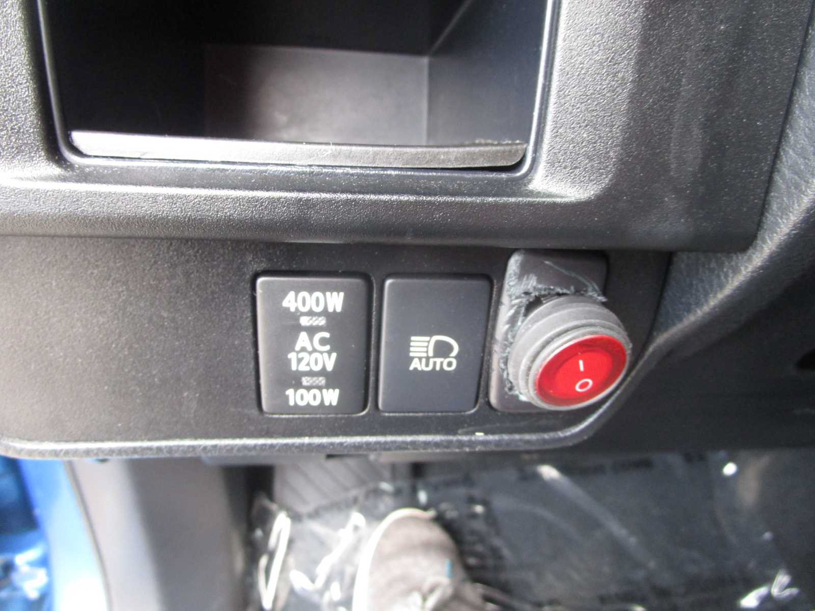 Used 2018 Toyota Tacoma TRD Sport AWD/4WD image 13
