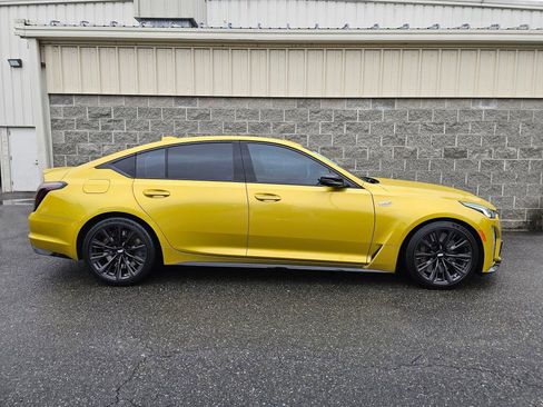 Used 2024 Cadillac CT5 V Blackwing w/ Parking Package RWD image 9