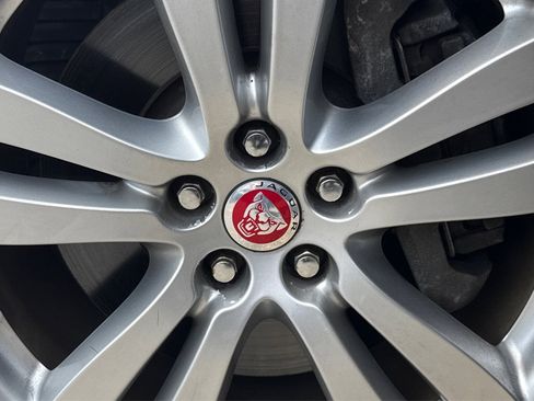 Used 2015 Jaguar XJ L Portfolio RWD image 55