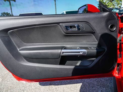 Used 2016 Ford Mustang Coupe RWD image 19