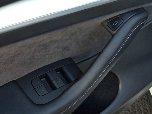 Used 2023 Tesla Model Y Long Range image 11