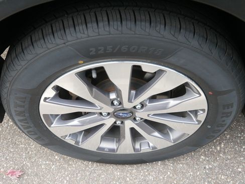 Used 2017 Subaru Outback 2.5i Touring w/ Popular Package #5A image 5