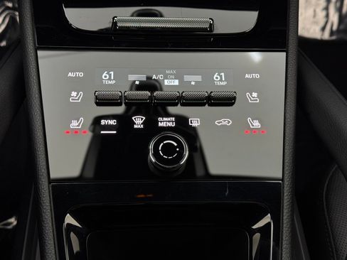 Used 2024 Porsche Cayenne image 38