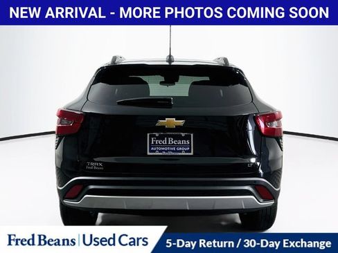 Used 2025 Chevrolet Trax LT w/ Driver Confidence Package FWD image 8