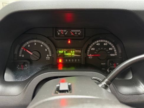 Used 2014 Ford E-350 and Econoline 350 XLT RWD image 18