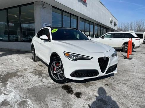 Used 2022 Alfa Romeo Stelvio Sprint image 3