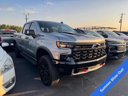Used 2023 Chevrolet Silverado 1500 ZR2 w/ Technology Package AWD/4WD image 1