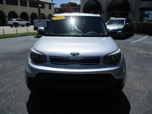 Used 2019 Kia Soul image 6