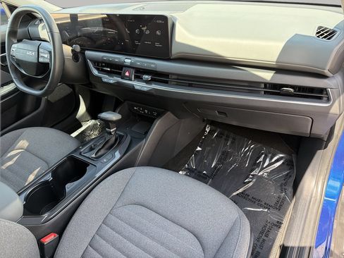 Used 2025 Kia K4 EX FWD image 11