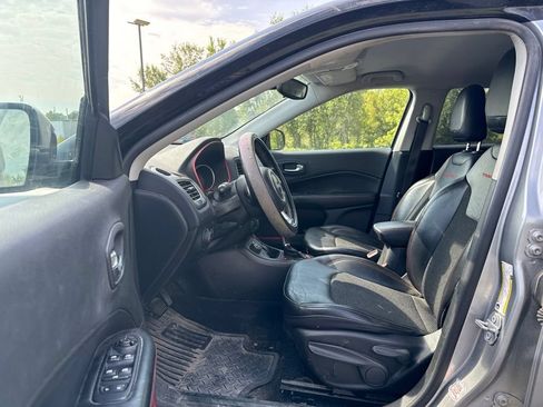 Used 2020 Jeep Compass Trailhawk AWD/4WD image 9