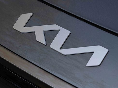 Certified 2024 Kia Niro Wind image 31