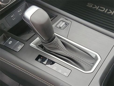 New 2025 Nissan Kicks SV image 14