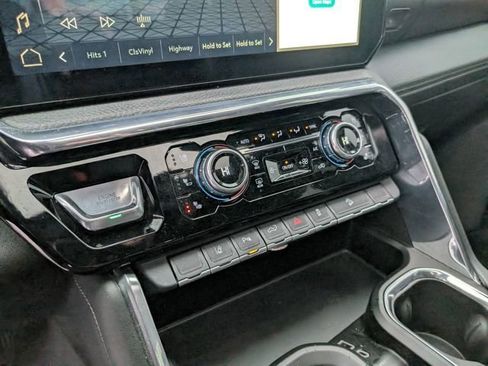 Used 2024 GMC Sierra 2500 Denali w/ Technology Package image 23