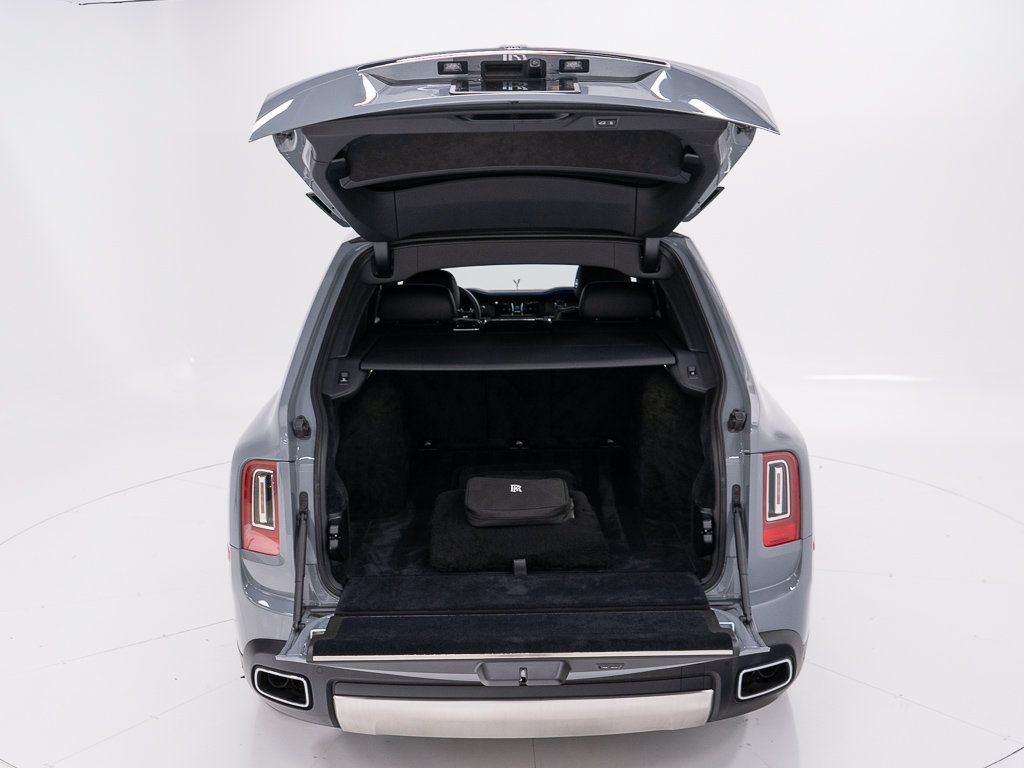 Certified 2022 Rolls-Royce Cullinan w/ Technology Package AWD/4WD image 51