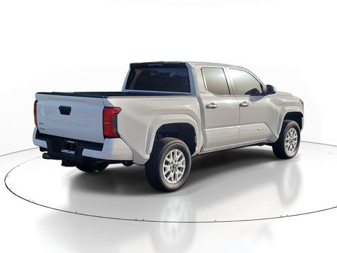 Certified 2024 Toyota Tacoma SR5 AWD/4WD image 7