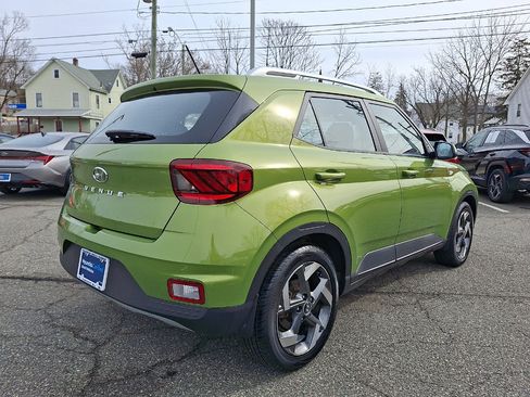 Certified 2023 Hyundai Venue SEL w/ Cargo Package image 16