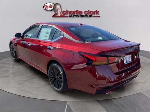 Used 2025 Nissan Altima 2.5 SV w/ SV Special Edition Package image 4