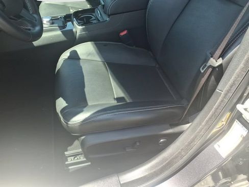 Used 2022 Chrysler 300 S w/ Comfort Group RWD image 16